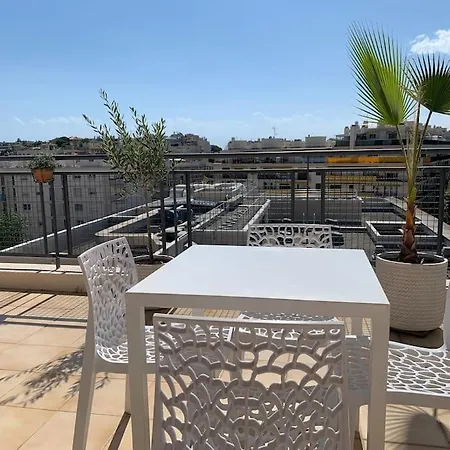: Beautiful Flat With Large Terrace Αντίμπ