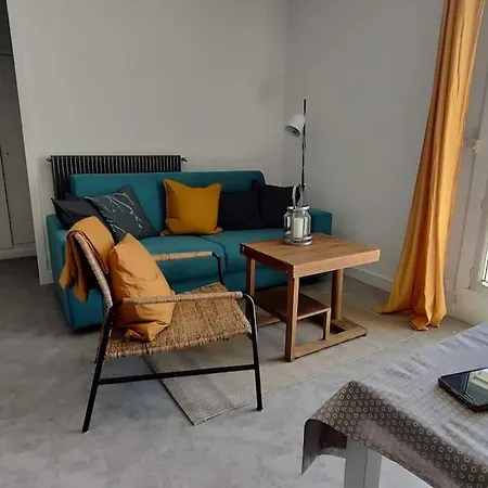: Beautiful Flat With Large Terrace Αντίμπ