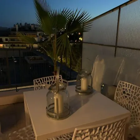 : Beautiful Flat With Large Terrace * Αντίμπ
